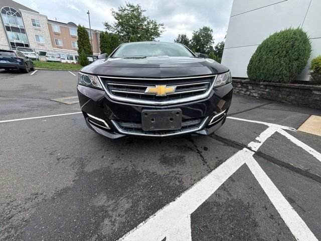 Used 2018 Chevrolet Impala LT w/ Sunroof and Spoiler Package FWD image 2