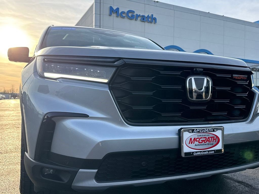 Certified 2025 Honda Pilot TrailSport image 13