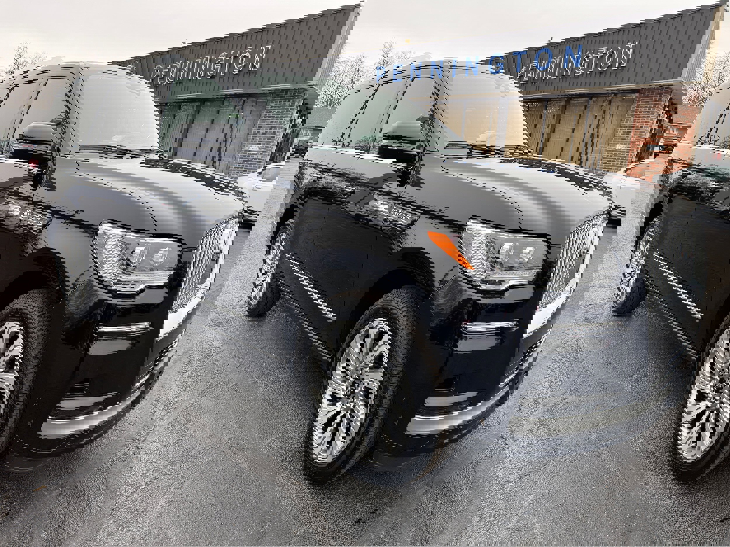 Used 2024 Lincoln Navigator Reserve image 9