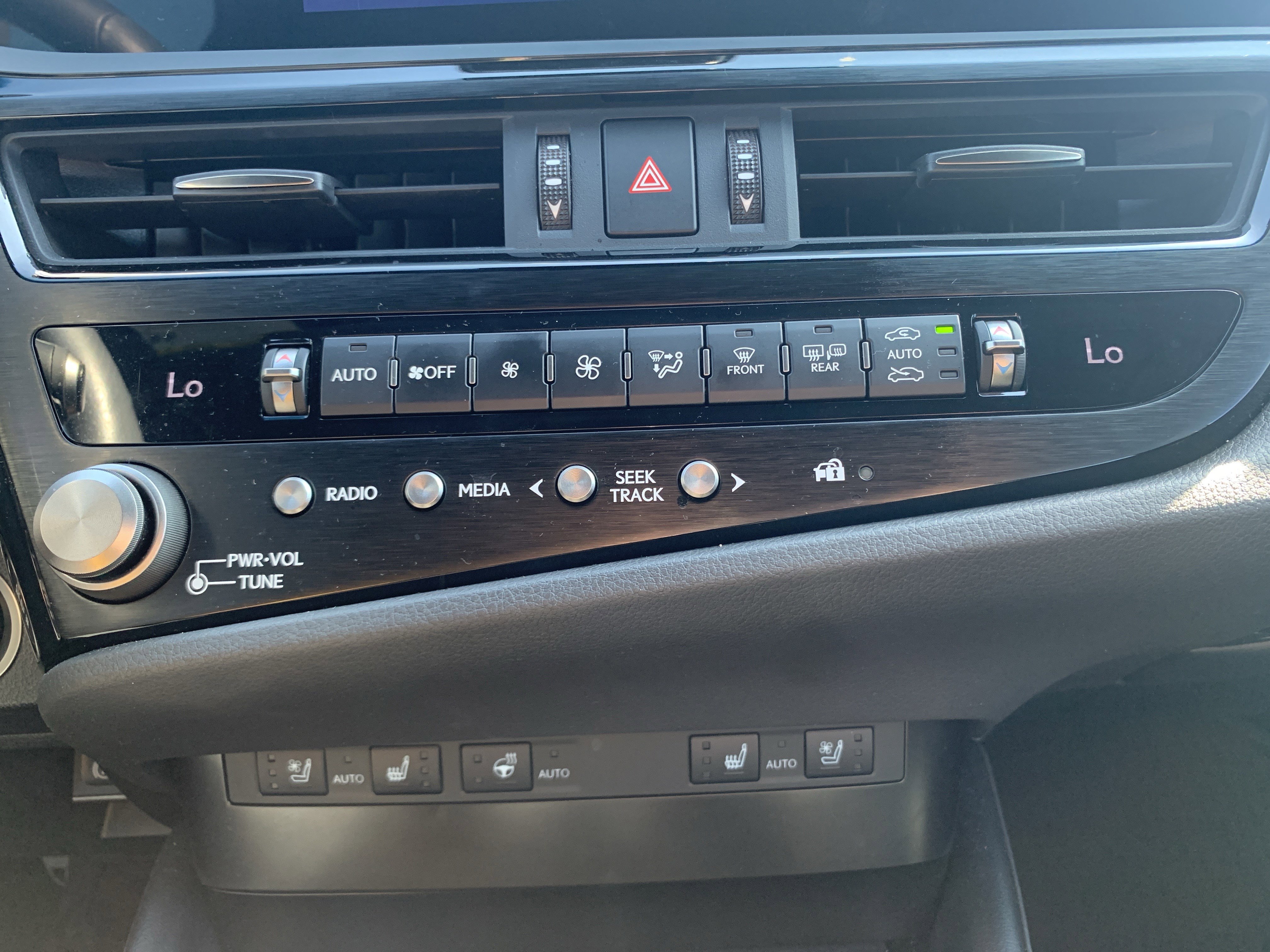 Certified 2023 Lexus ES 350 F Sport w/ Accessory Package (Z2) image 29