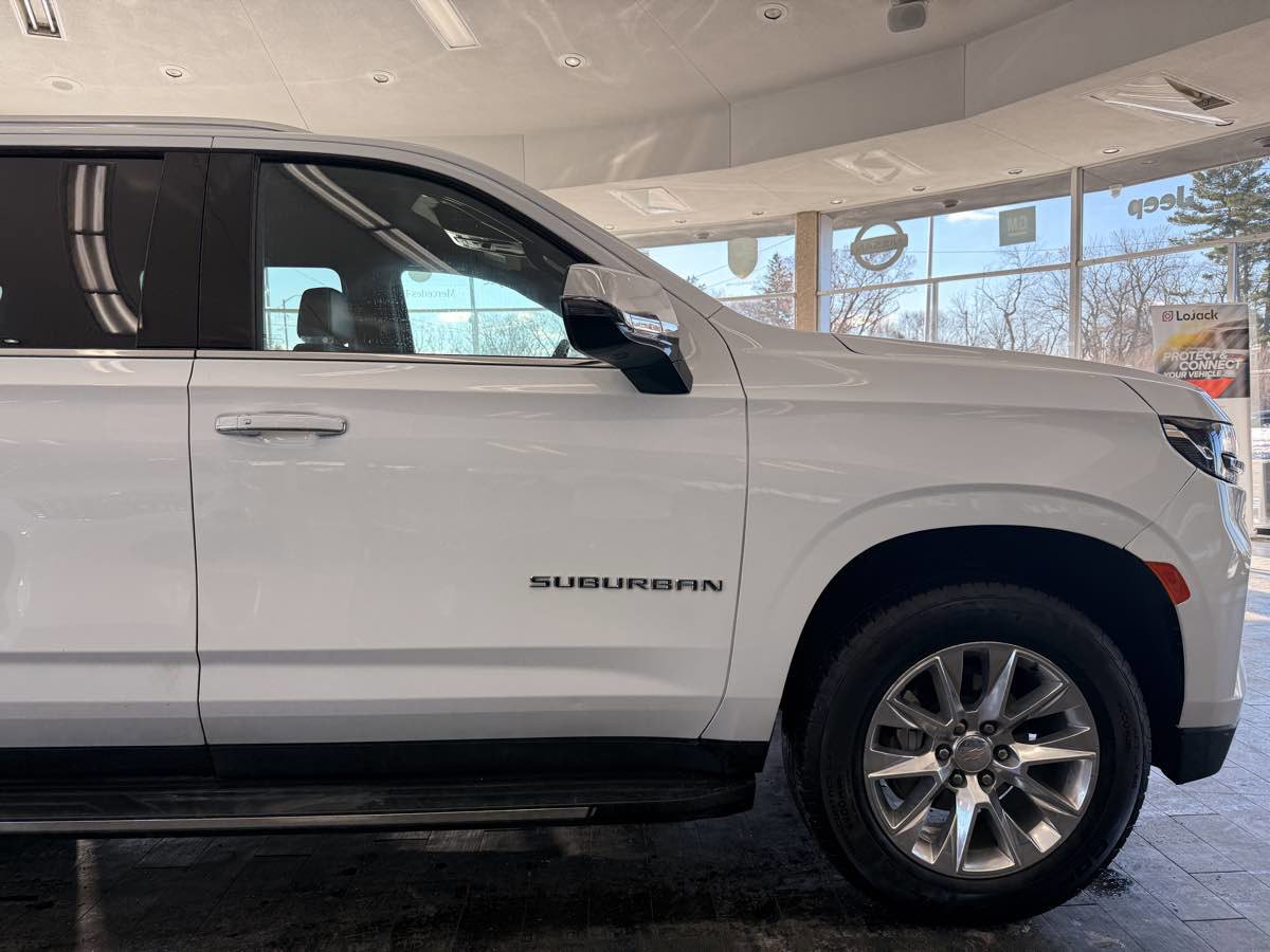 Used 2023 Chevrolet Suburban Premier image 6