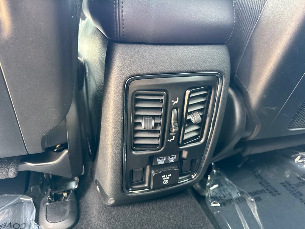 Used 2021 Jeep Grand Cherokee Limited AWD/4WD image 23