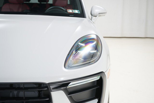 Used 2023 Porsche Macan image 10