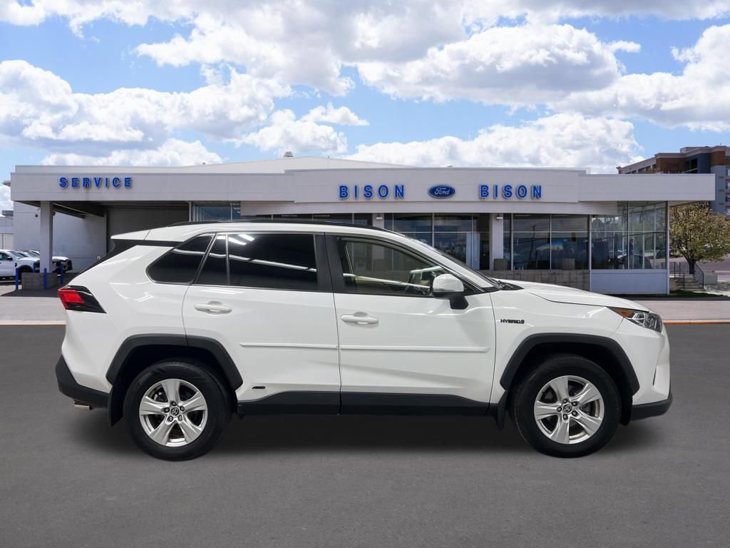 Used 2020 Toyota RAV4 XLE w/ Convenience Package image 2