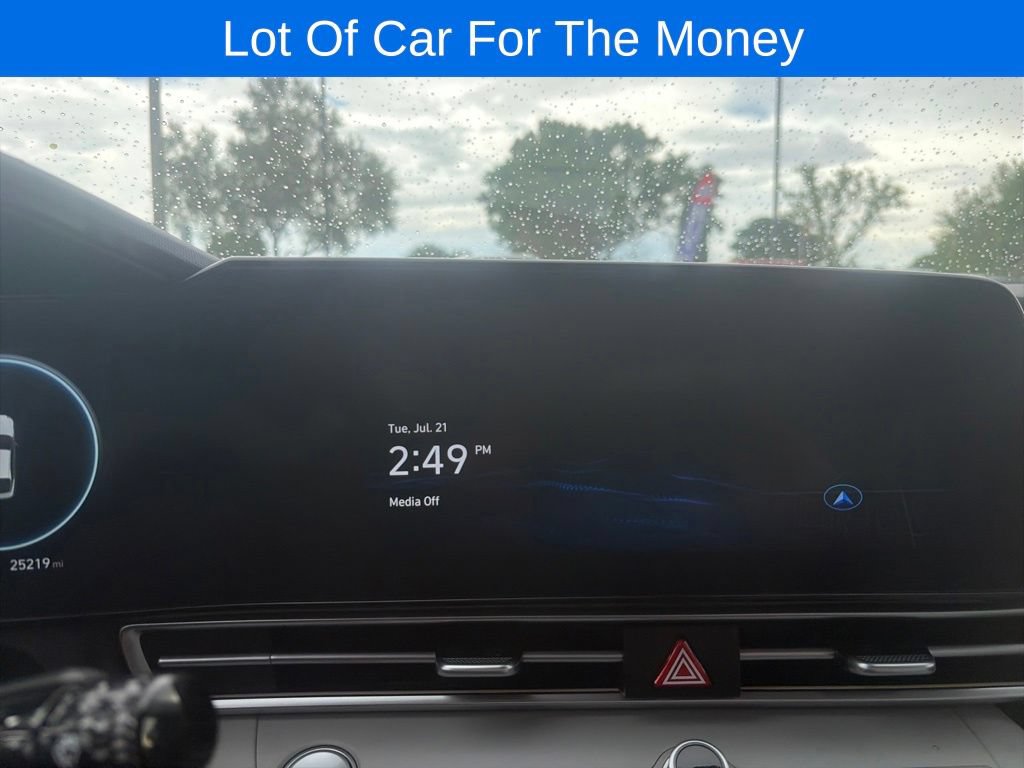 Used 2023 Hyundai Elantra Limited FWD image 32