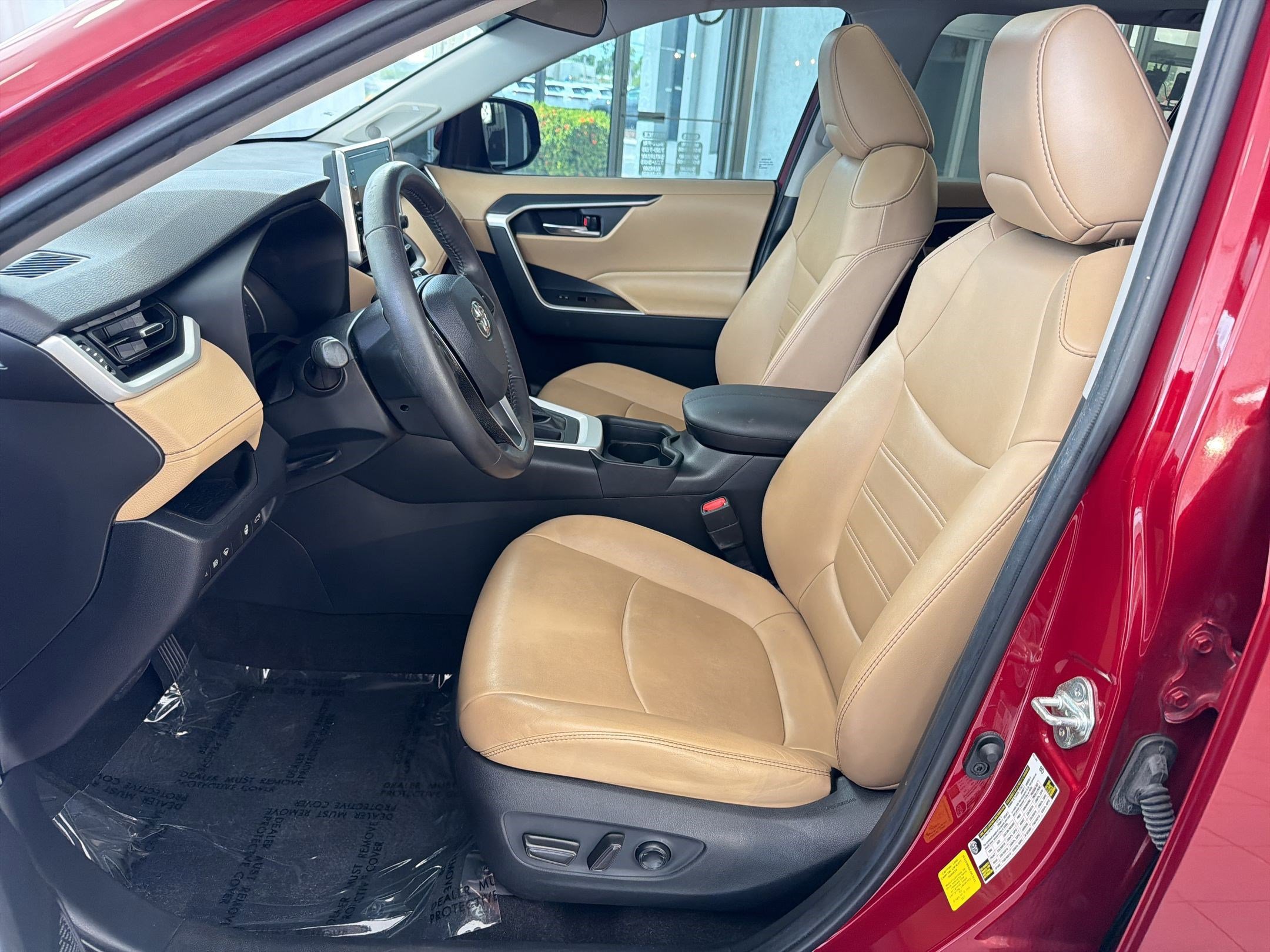 Used 2019 Toyota RAV4 XLE Premium FWD image 5