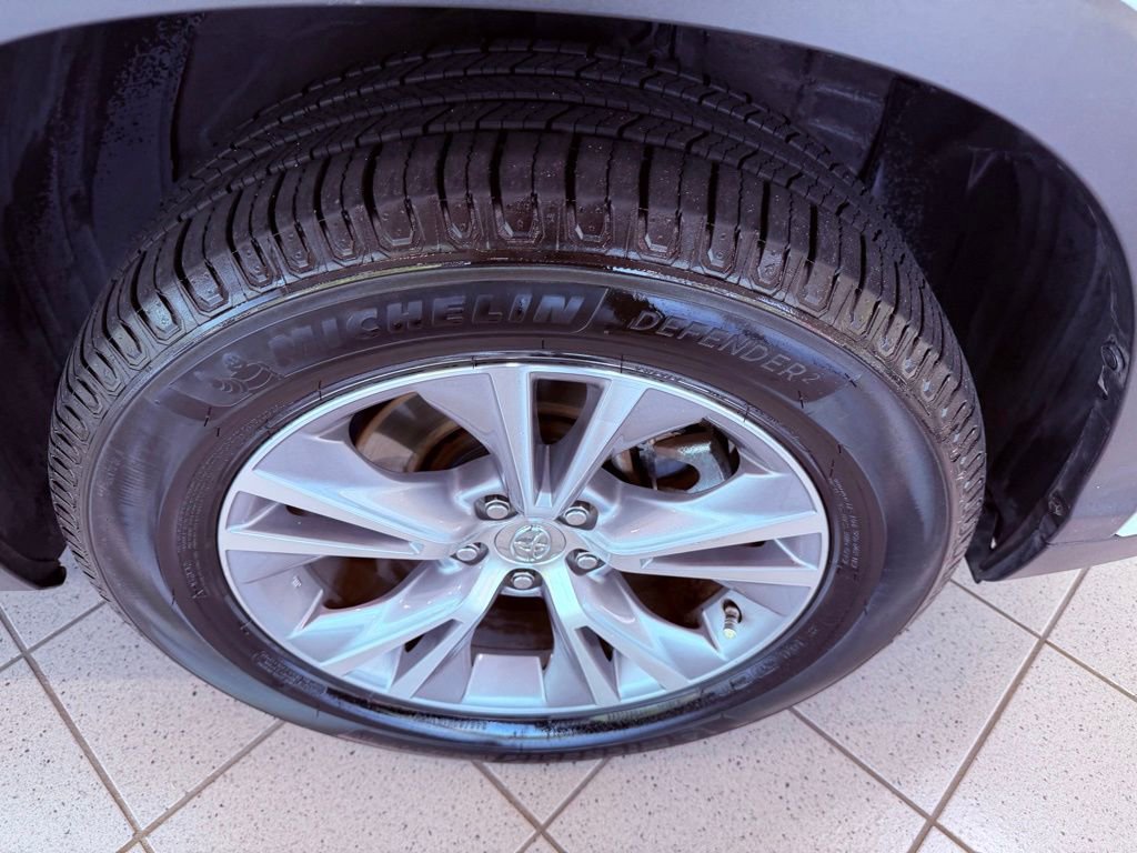 Used 2015 Toyota Highlander XLE FWD image 18