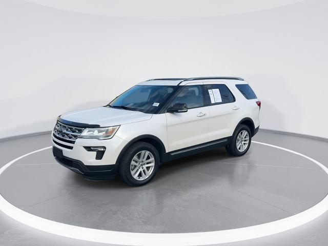 Used 2018 Ford Explorer XLT w/ Equipment Group 202A image 3