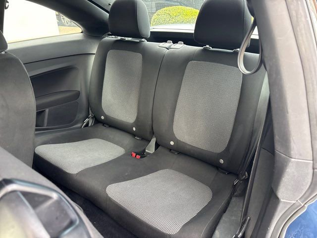 Used 2018 Volkswagen Beetle 2.0T S FWD image 17