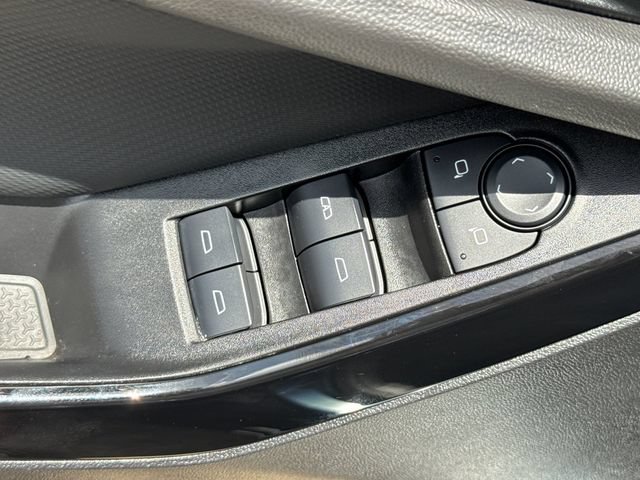 Used 2025 Chevrolet Equinox LT AWD/4WD image 13