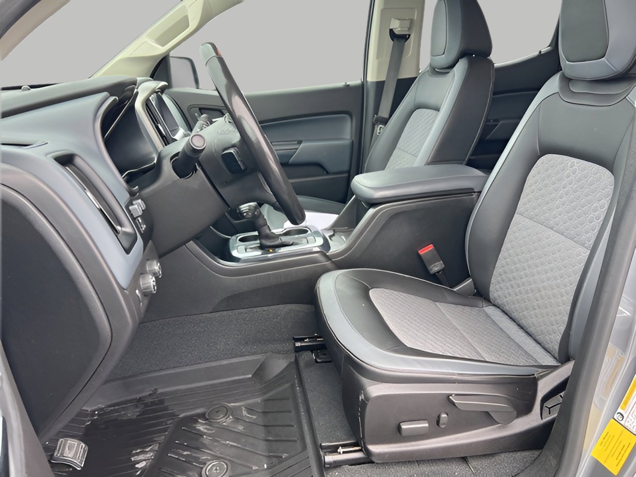 Used 2021 Chevrolet Colorado Z71 w/ Safety Package image 27