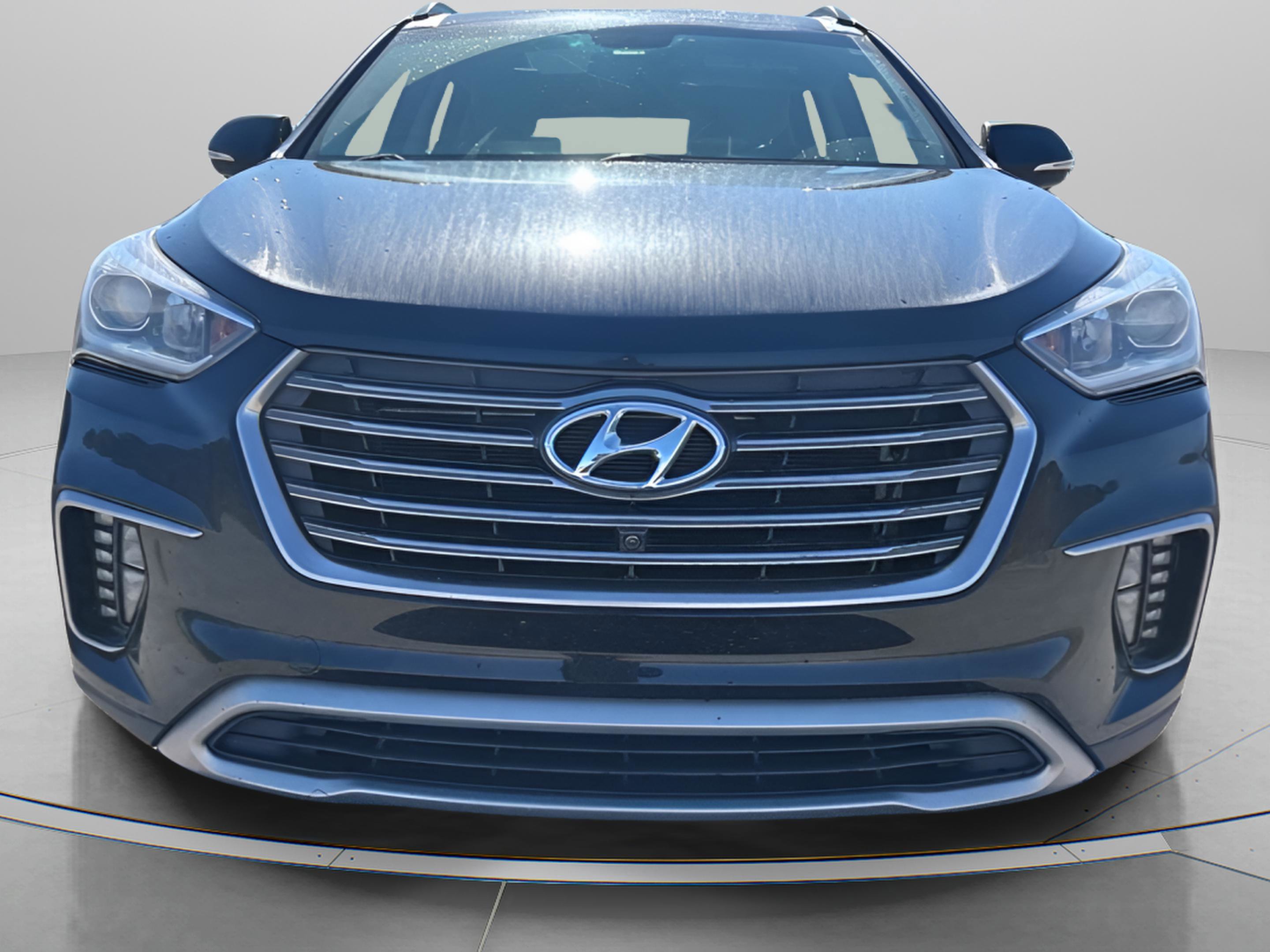 Used 2018 Hyundai Santa Fe SE image 4