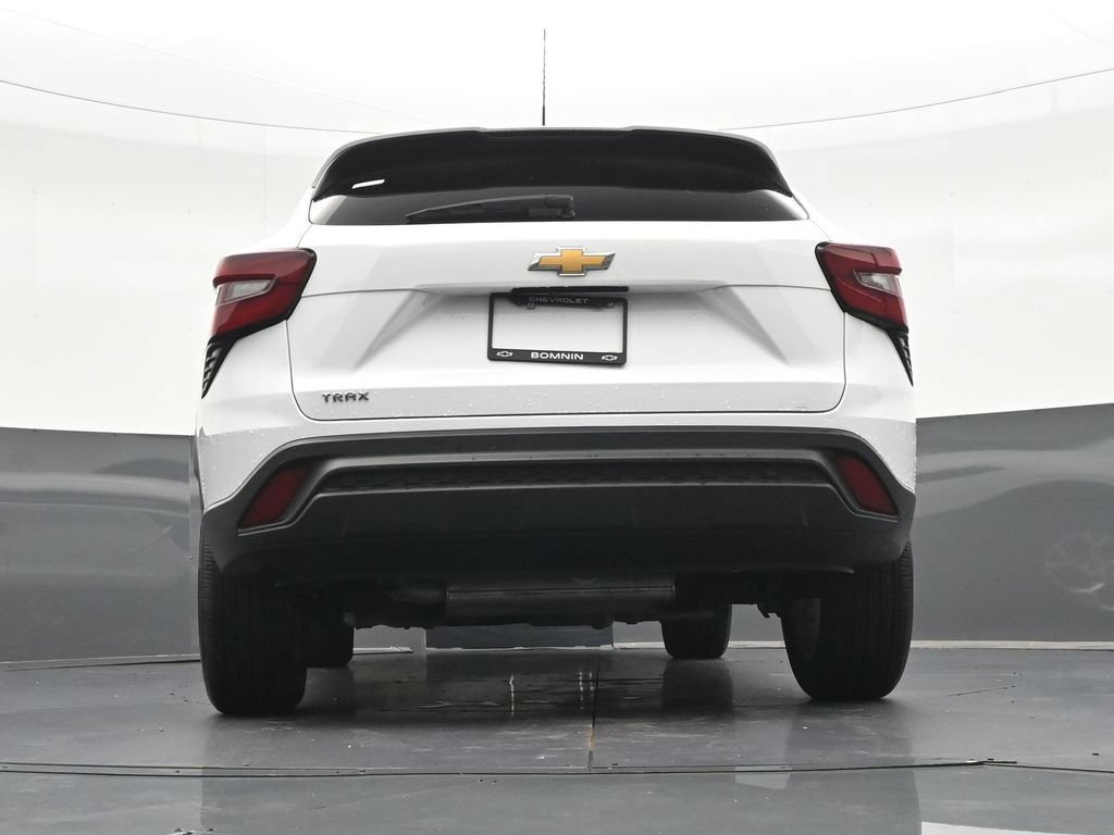 Used 2024 Chevrolet Trax LS w/ LS Convenience Package FWD image 26
