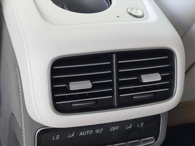 Used 2026 Mercedes-Benz Maybach GLS 600 4MATIC image 16