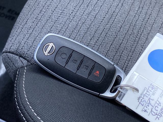 Used 2023 Nissan Rogue SV image 23