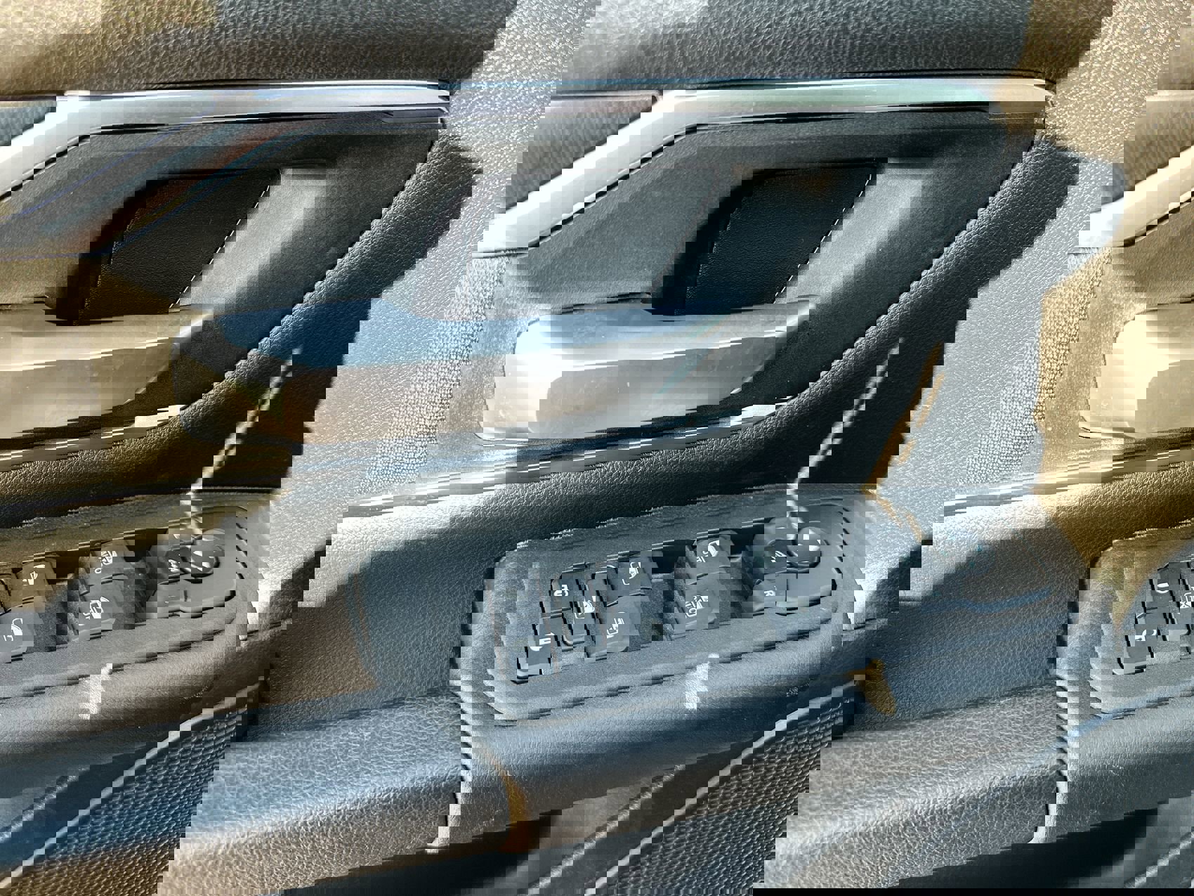 Used 2025 RAM 1500 Lone Star image 13