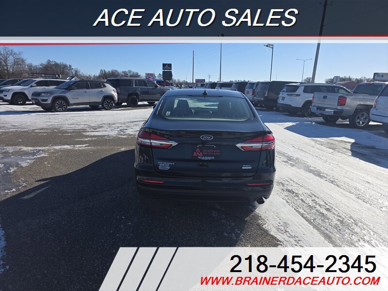 Used 2019 Ford Fusion SEL FWD image 5