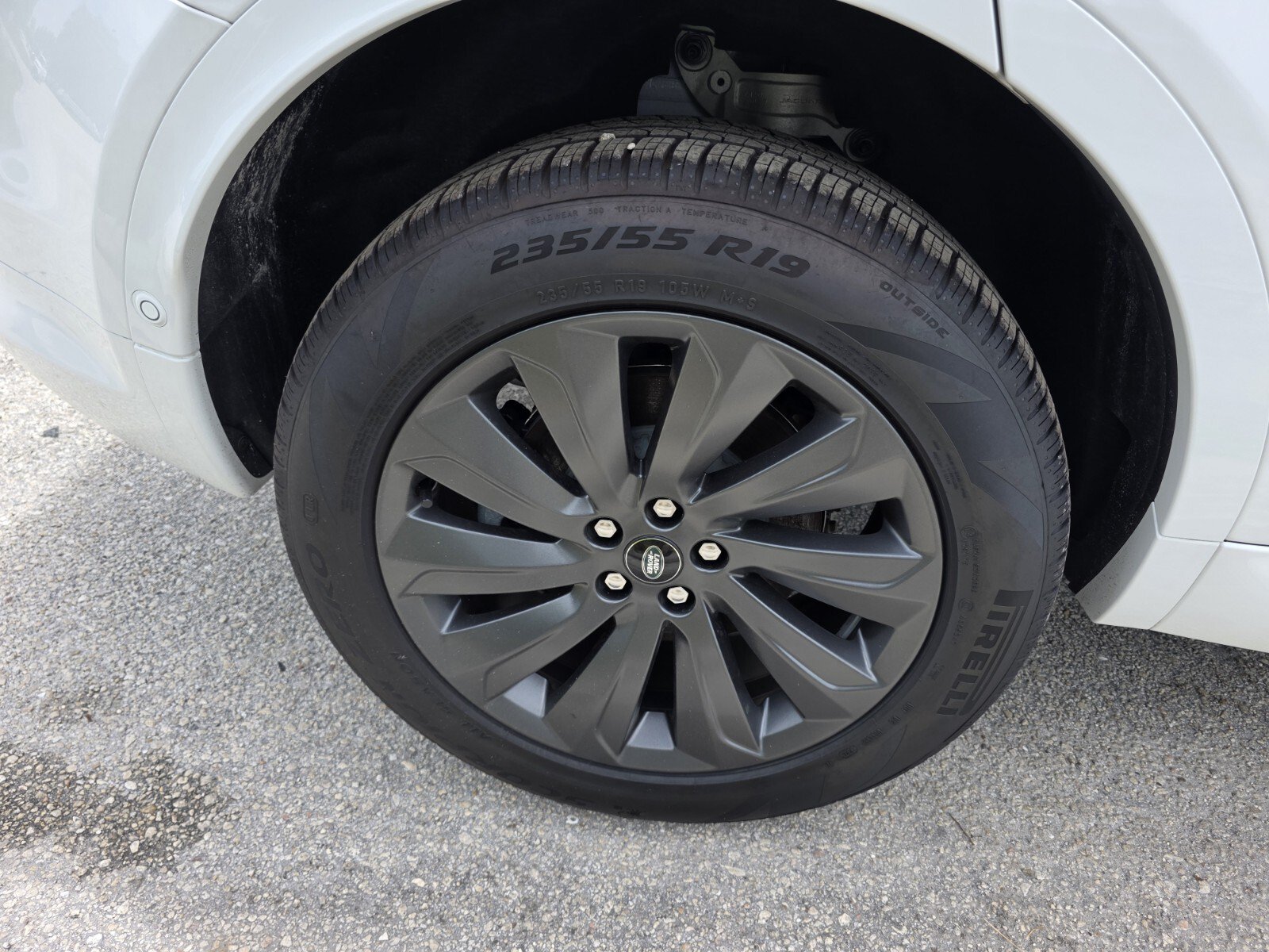 New 2025 Land Rover Discovery Sport S AWD/4WD image 9