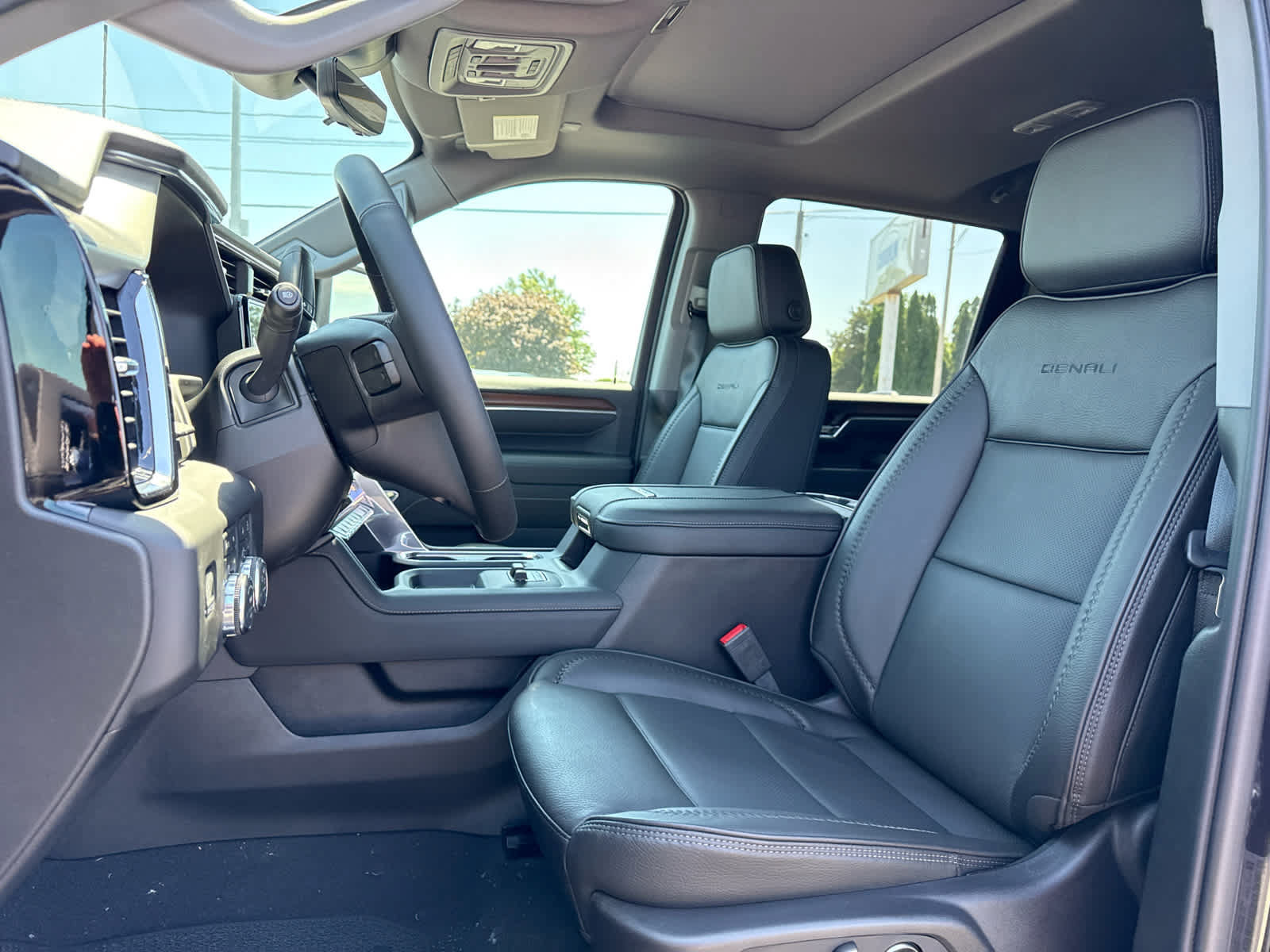 New 2026 GMC Sierra 3500 Denali w/ Denali Reserve Package AWD/4WD image 12