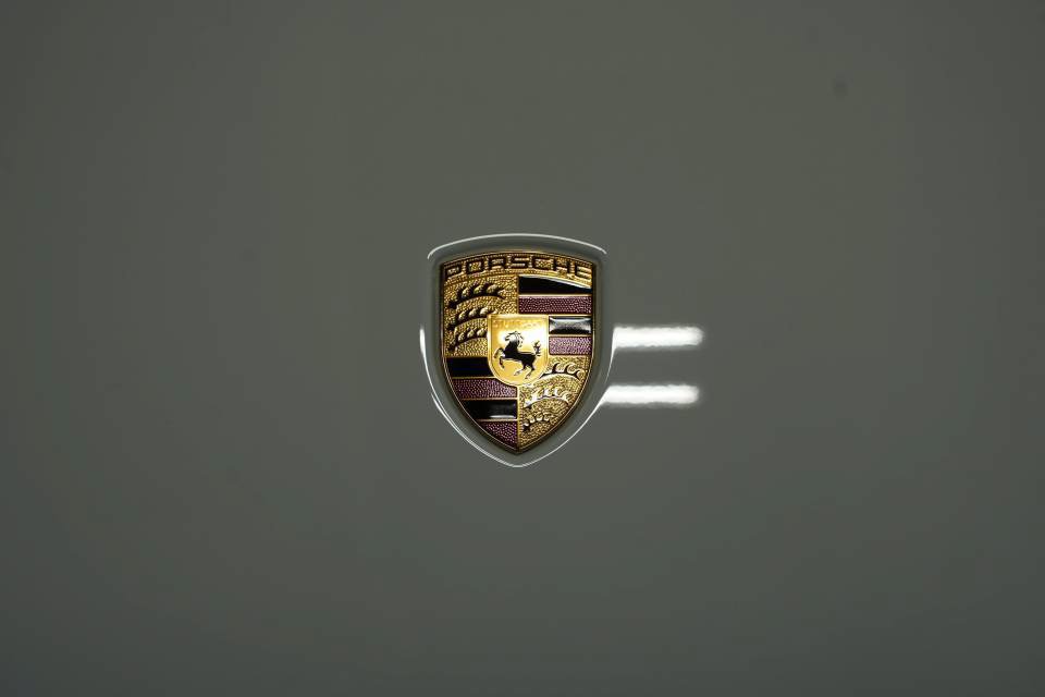 Certified 2025 Porsche Macan AWD/4WD image 29