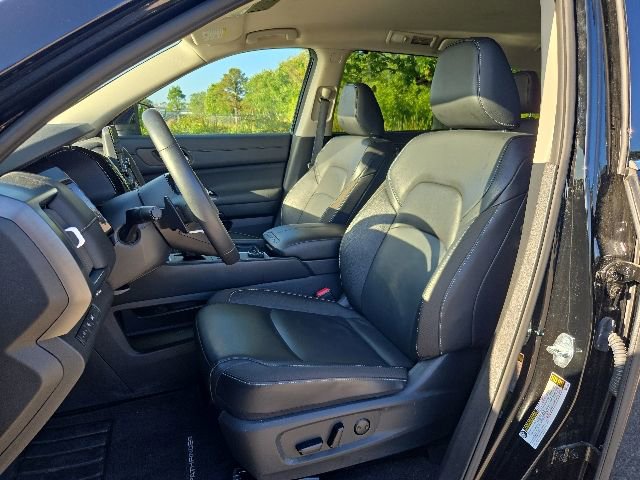 Used 2025 Nissan Pathfinder SL AWD/4WD image 15