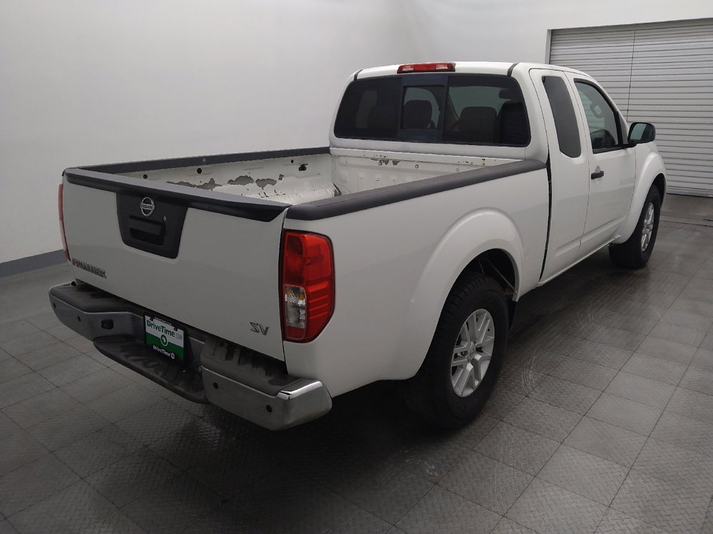 Used 2016 Nissan Frontier SV RWD image 9