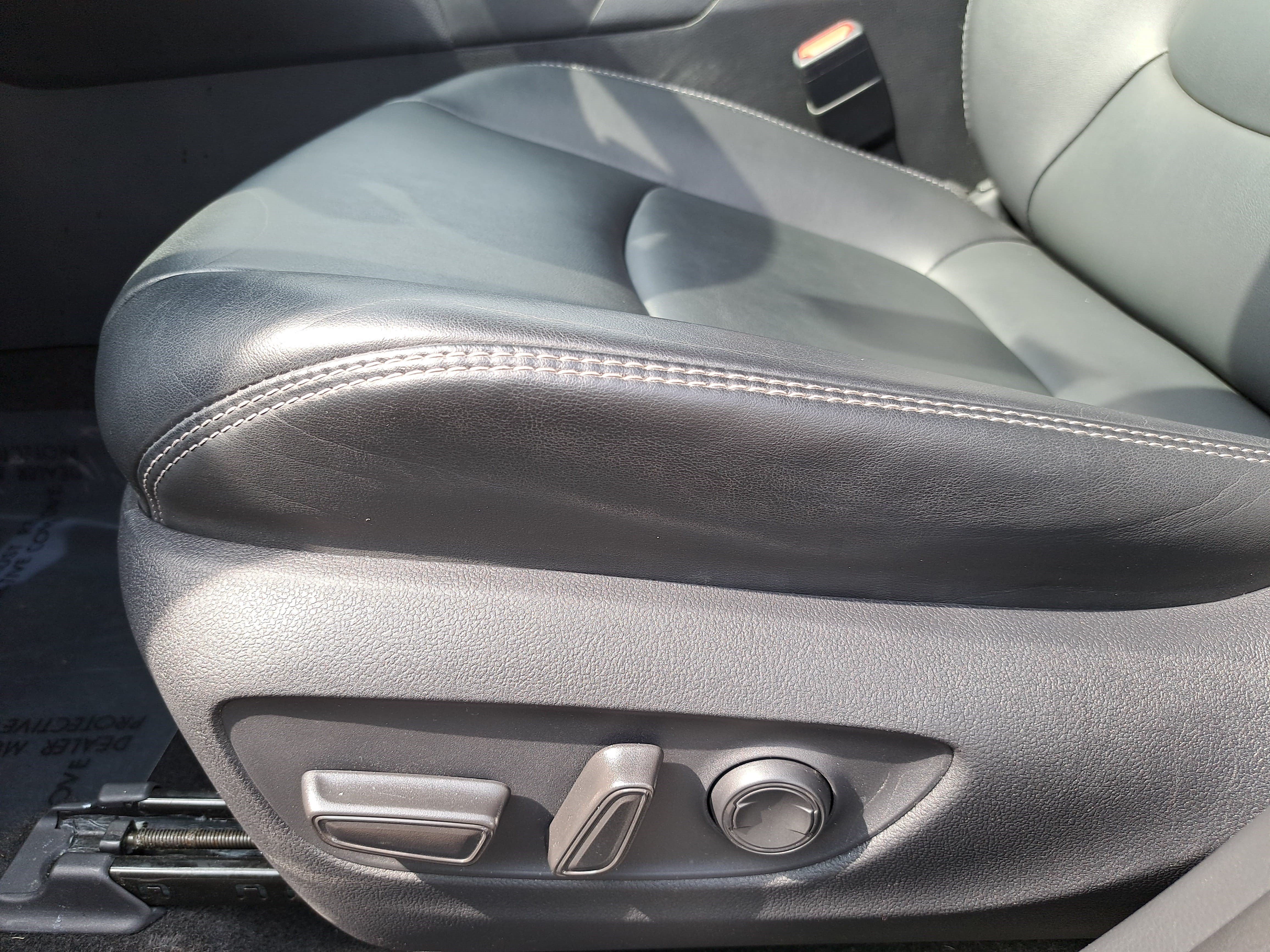 Used 2024 Toyota RAV4 XLE Premium FWD image 27