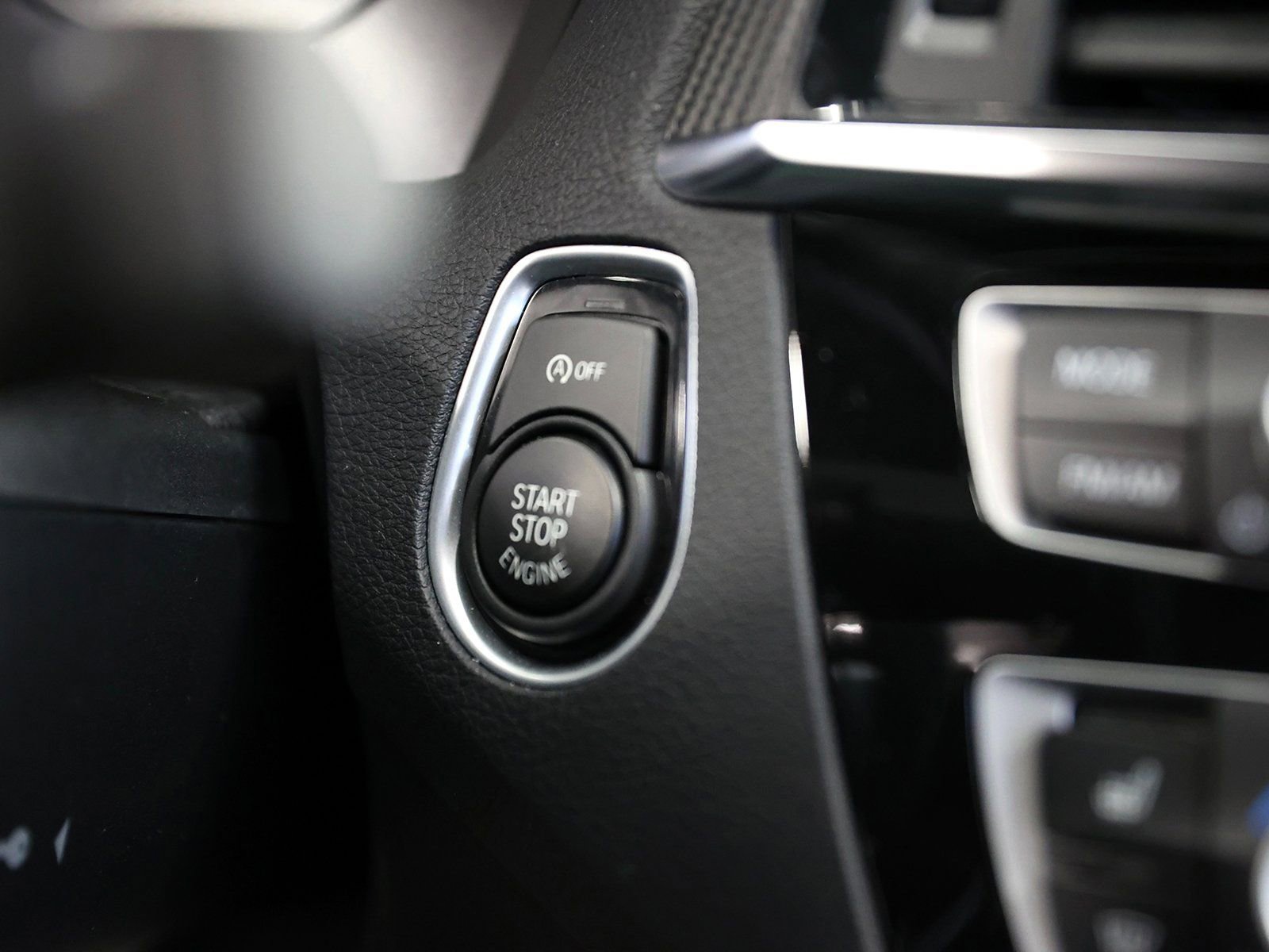 Used 2018 BMW M2 Base image 30