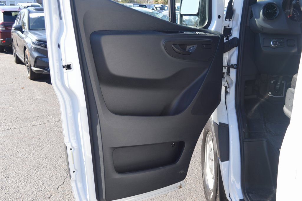 Used 2024 Mercedes-Benz Sprinter 2500 image 24