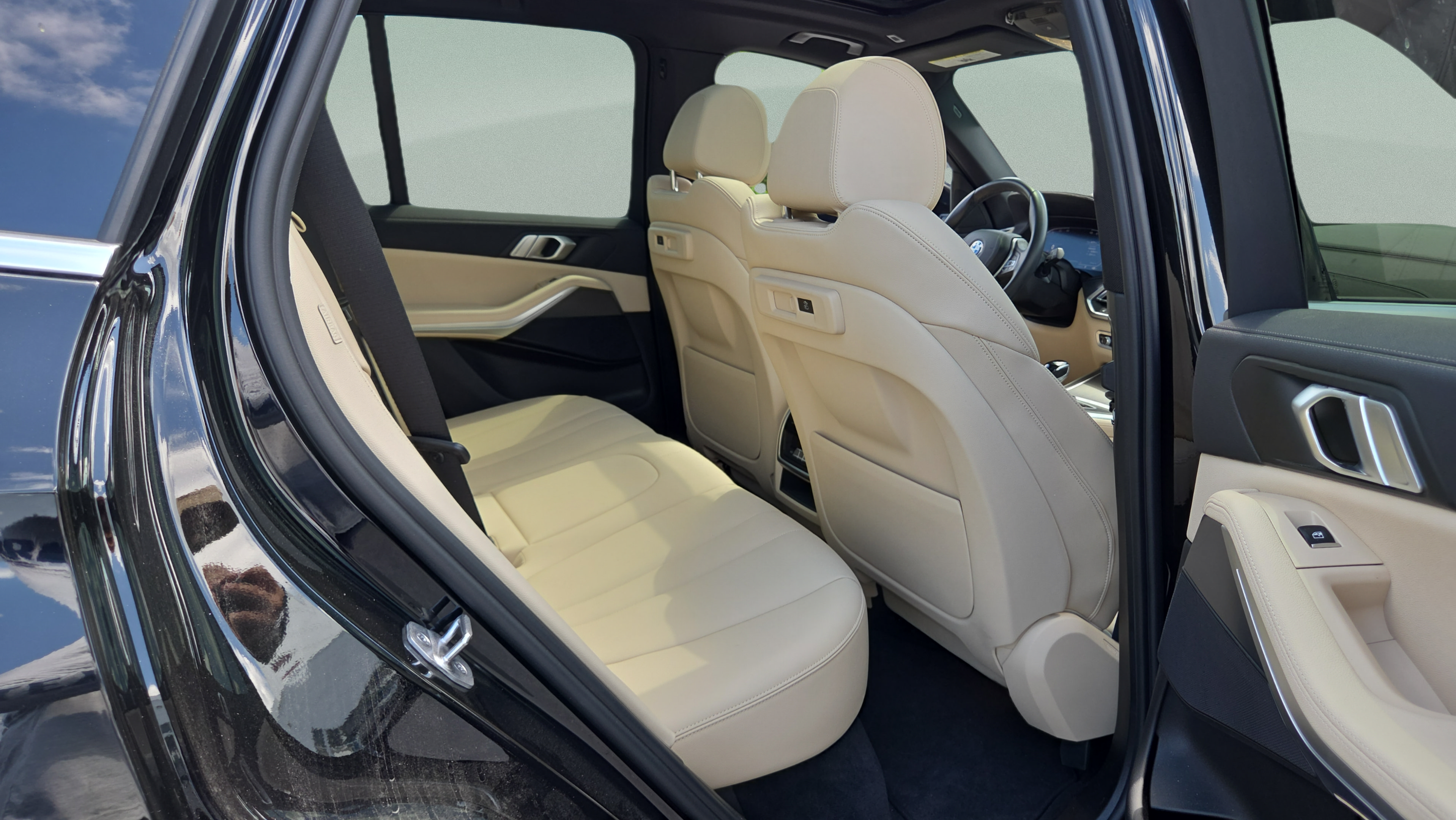 Used 2022 BMW X5 sDrive40i w/ Premium Package RWD image 15
