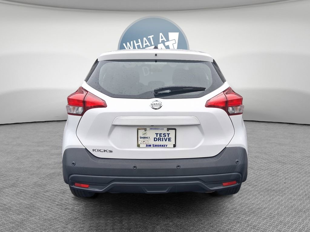 Certified 2020 Nissan Kicks S image 5