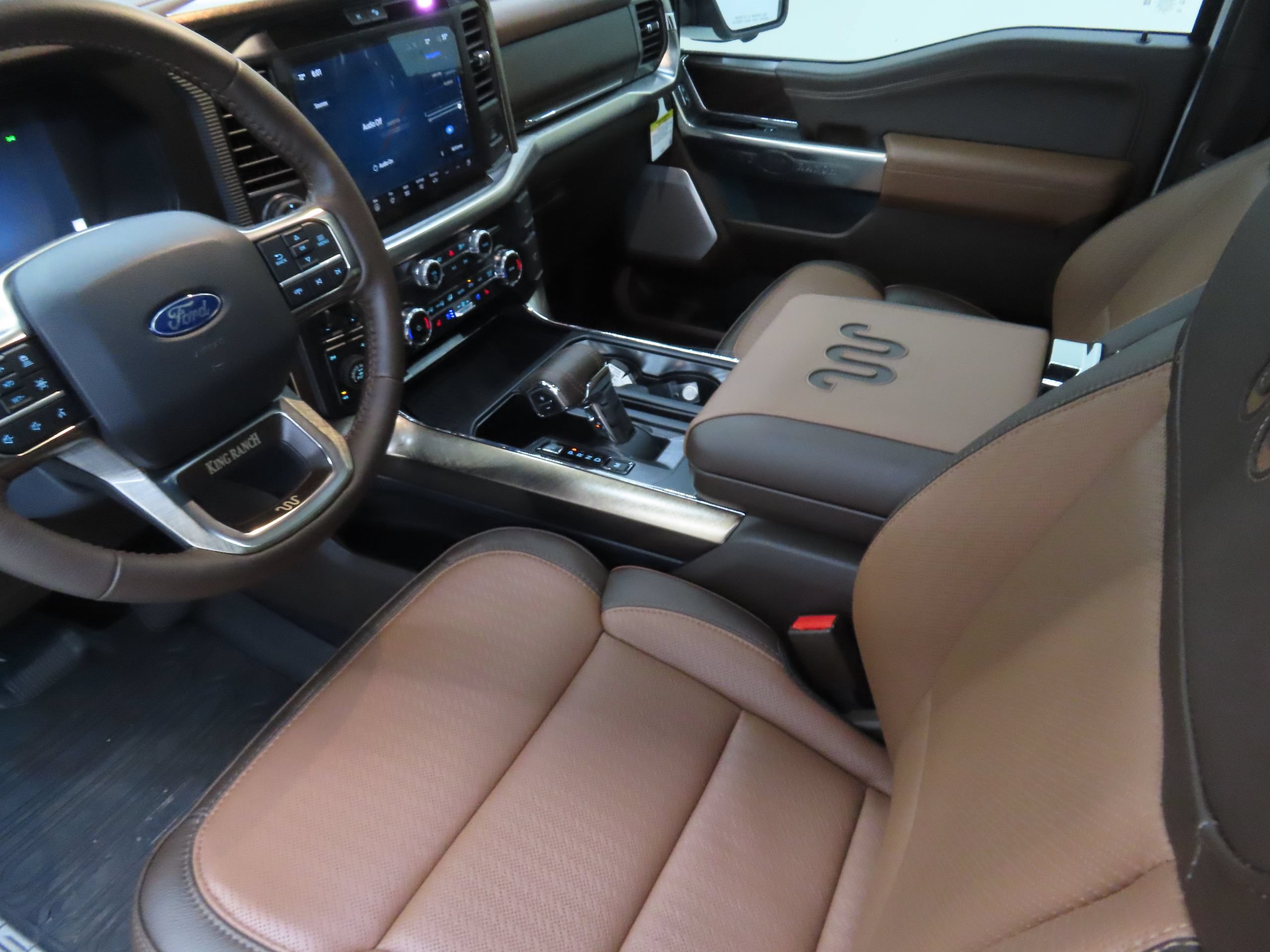 New 2025 Ford F150 King Ranch w/ FX4 Off-Road Package AWD/4WD image 22