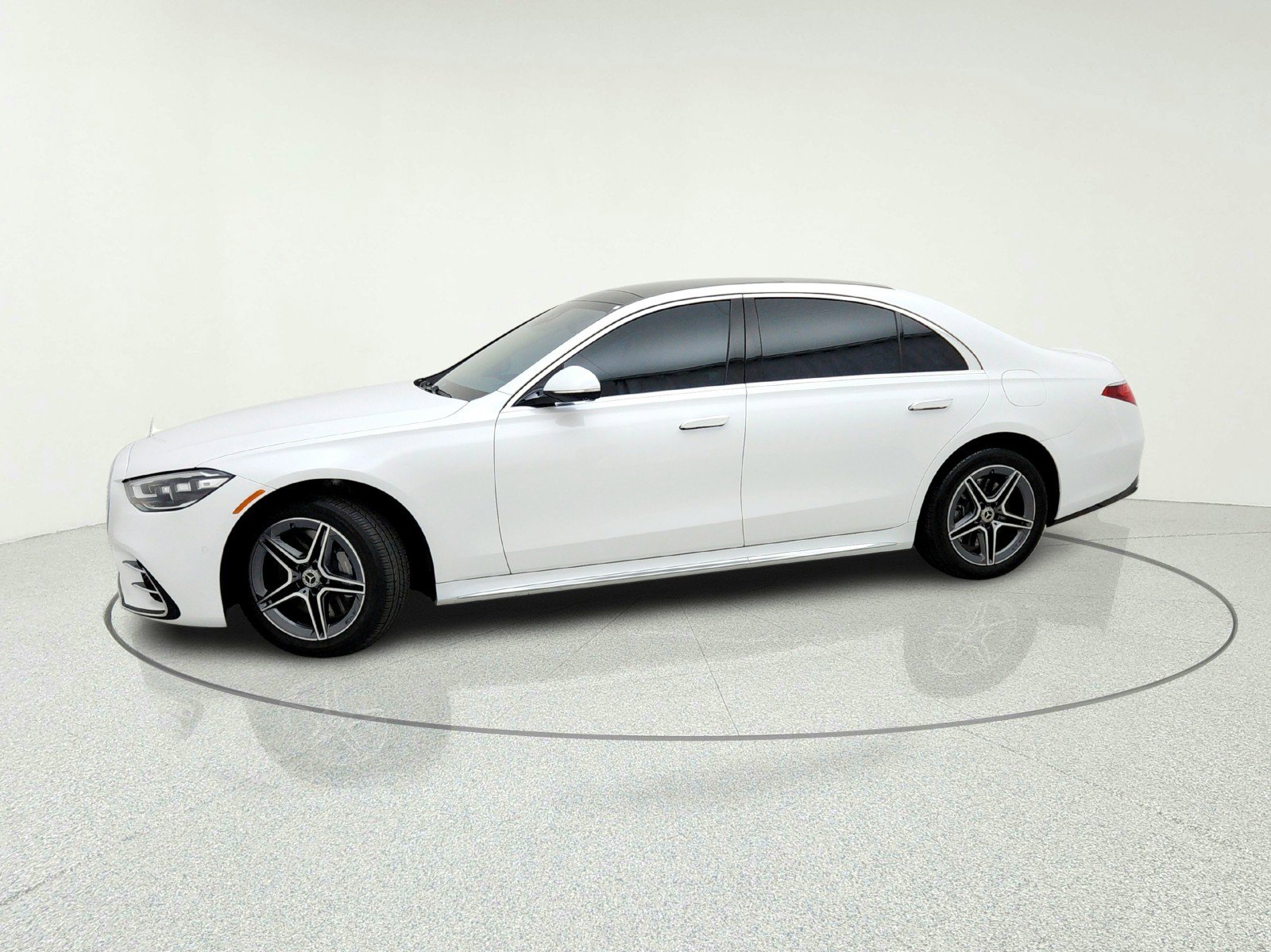 Certified 2024 Mercedes-Benz S 580e 4MATIC Sedan w/ AMG Line image 15