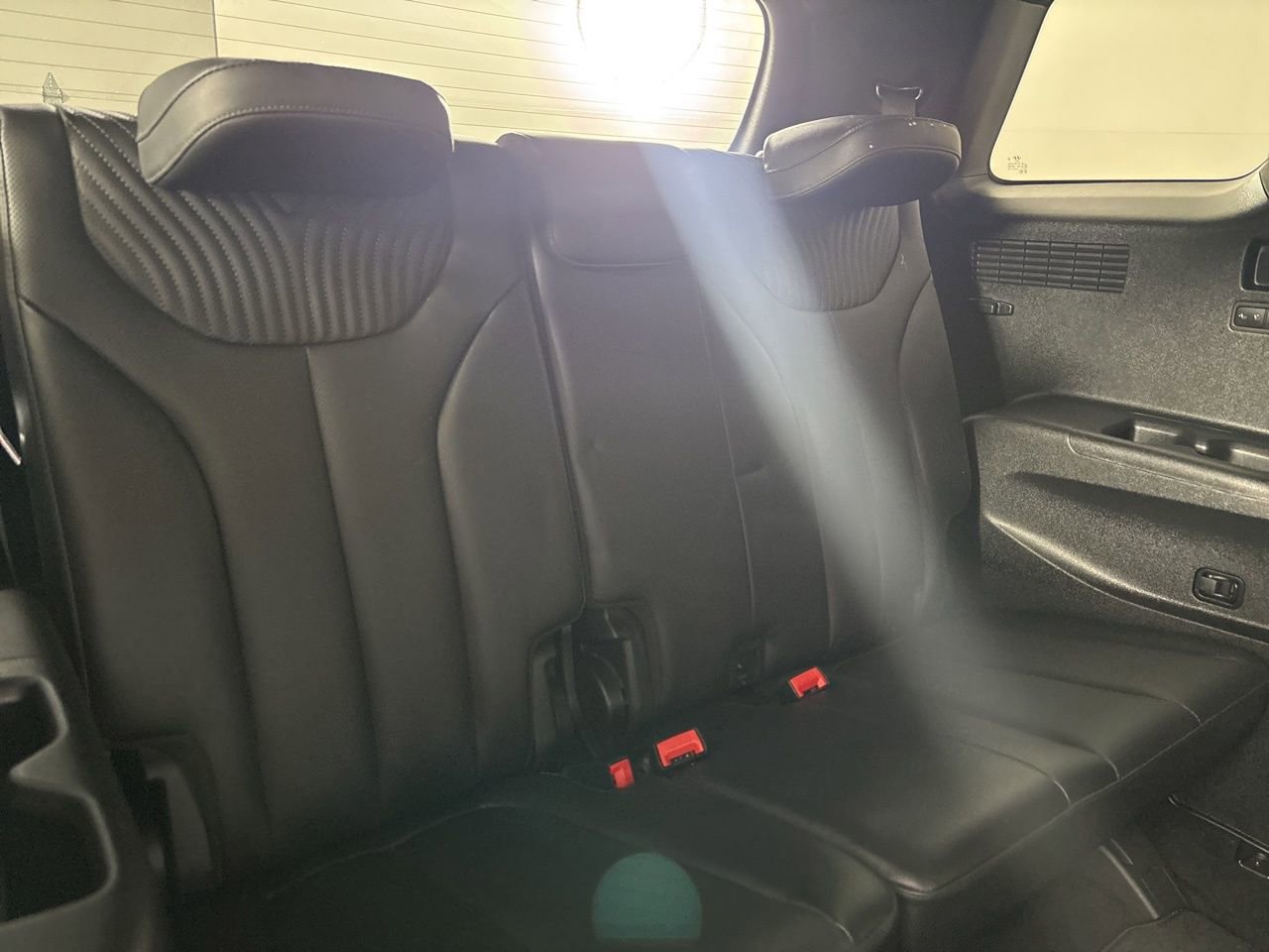 Used 2023 Hyundai Palisade Calligraphy image 28