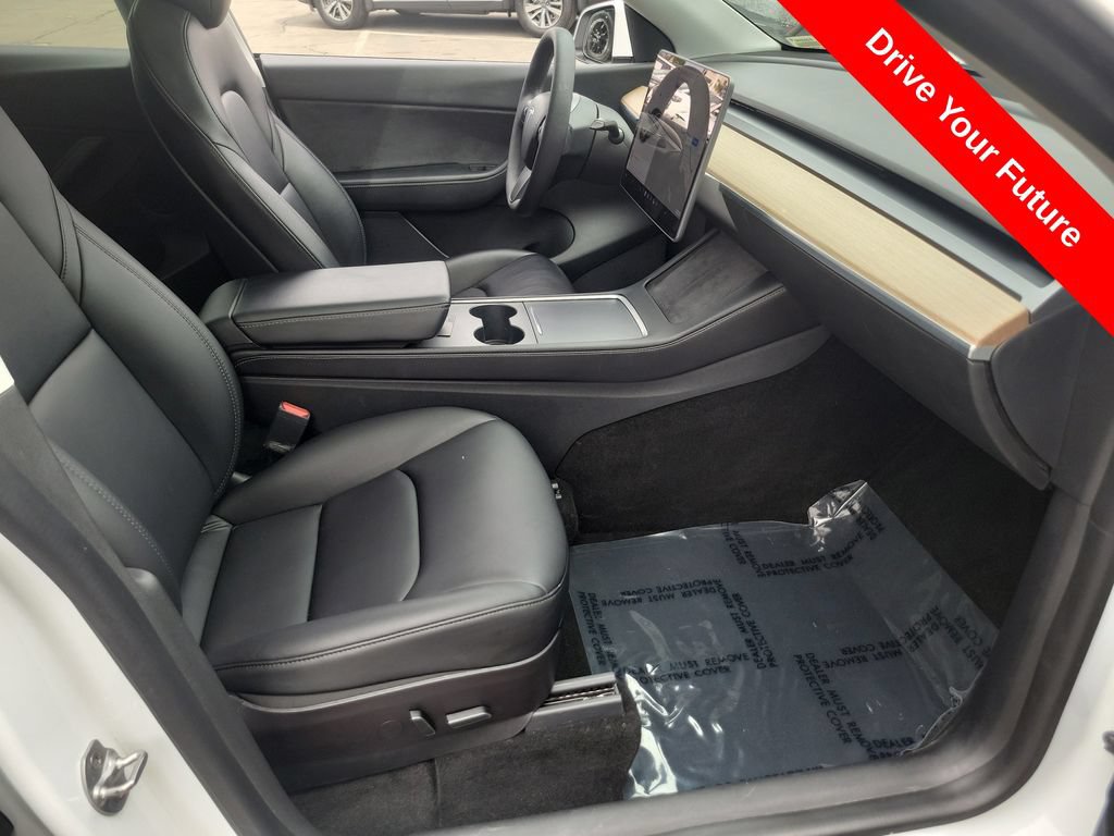 Used 2021 Tesla Model Y Long Range AWD/4WD image 16