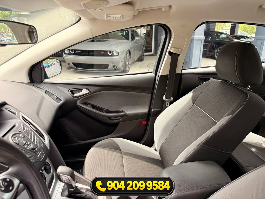 Used 2014 Ford Focus SE FWD image 24
