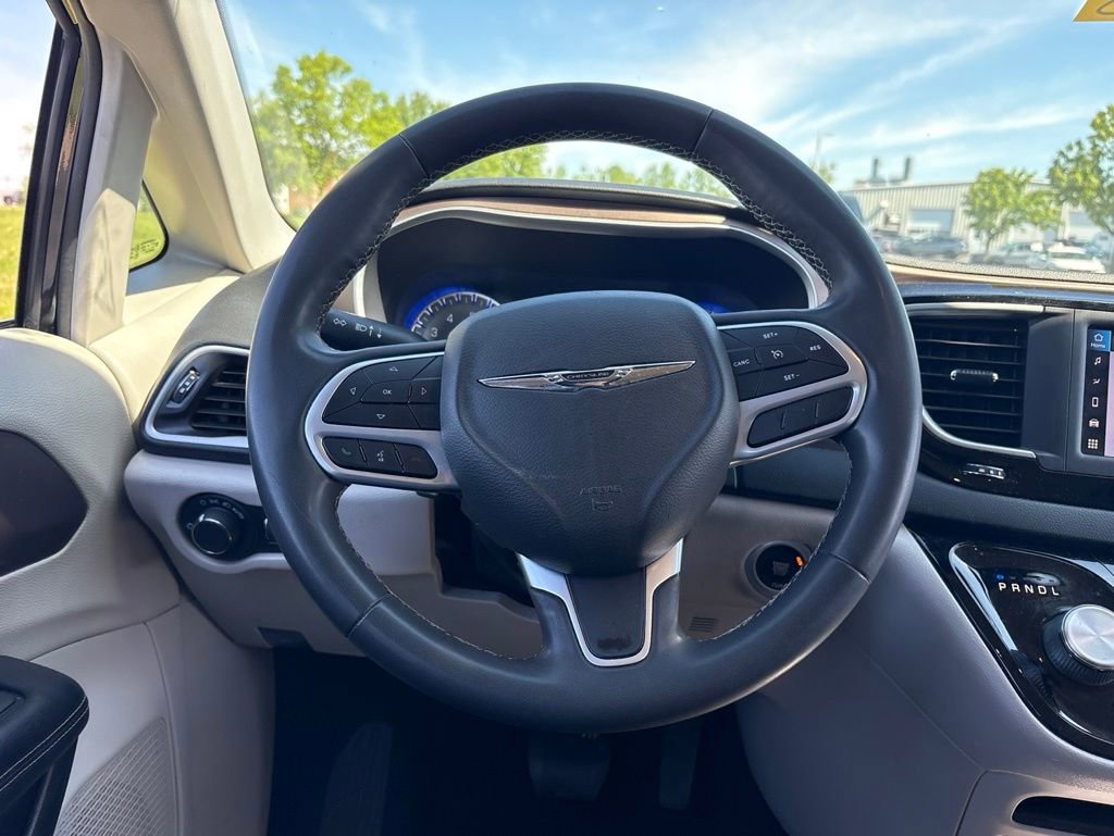 Used 2022 Chrysler Voyager LX FWD image 20