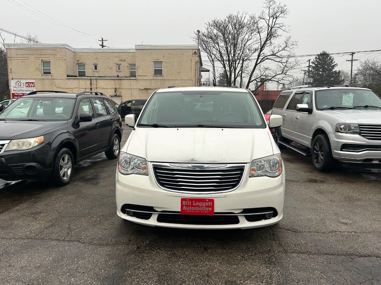 Used 2012 Chrysler Town & Country Touring w/ Entertainment Group #1 image 3