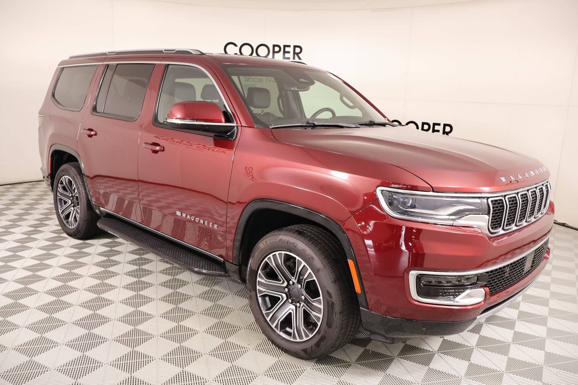Used 2022 Jeep Wagoneer Series III RWD image 1