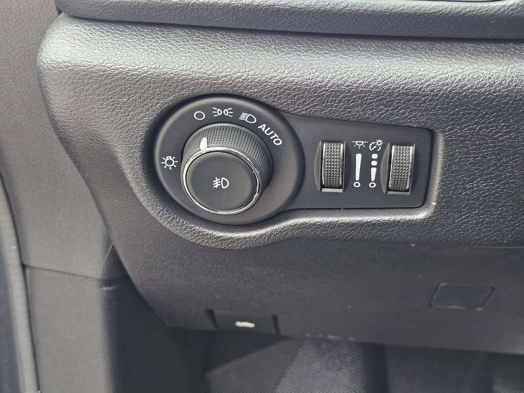 Used 2020 Chrysler Pacifica Touring-L Plus FWD image 29