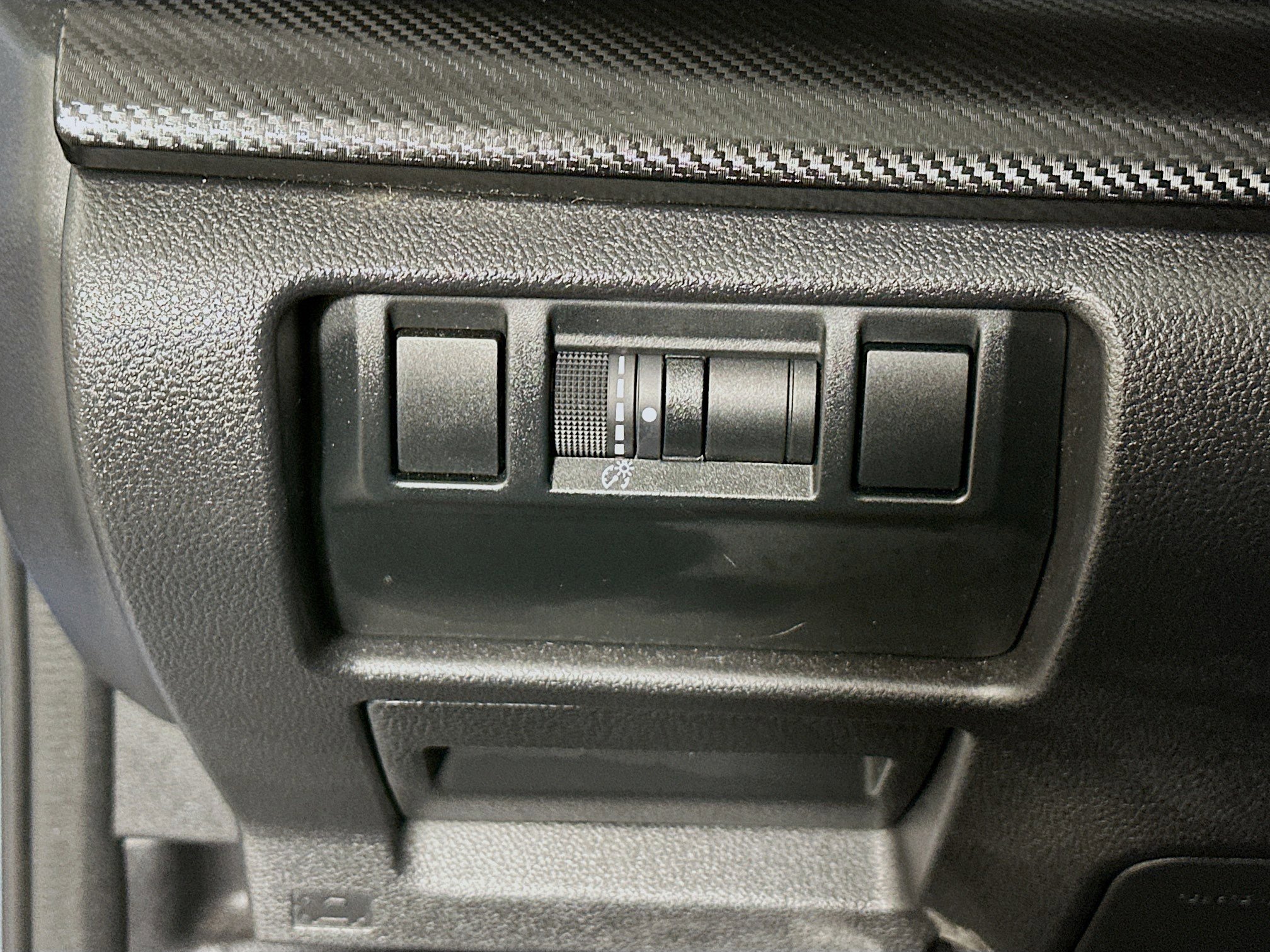 Used 2024 Subaru Crosstrek 2.0i Premium image 17