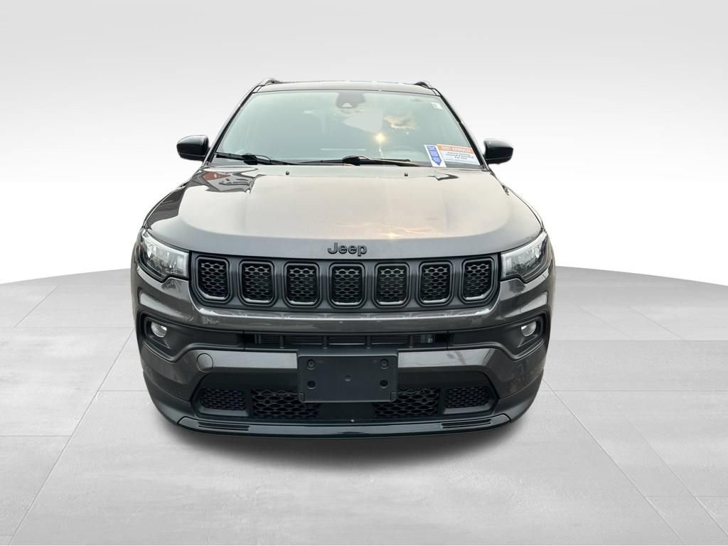 Used 2023 Jeep Compass Latitude w/ Convenience Group AWD/4WD image 9