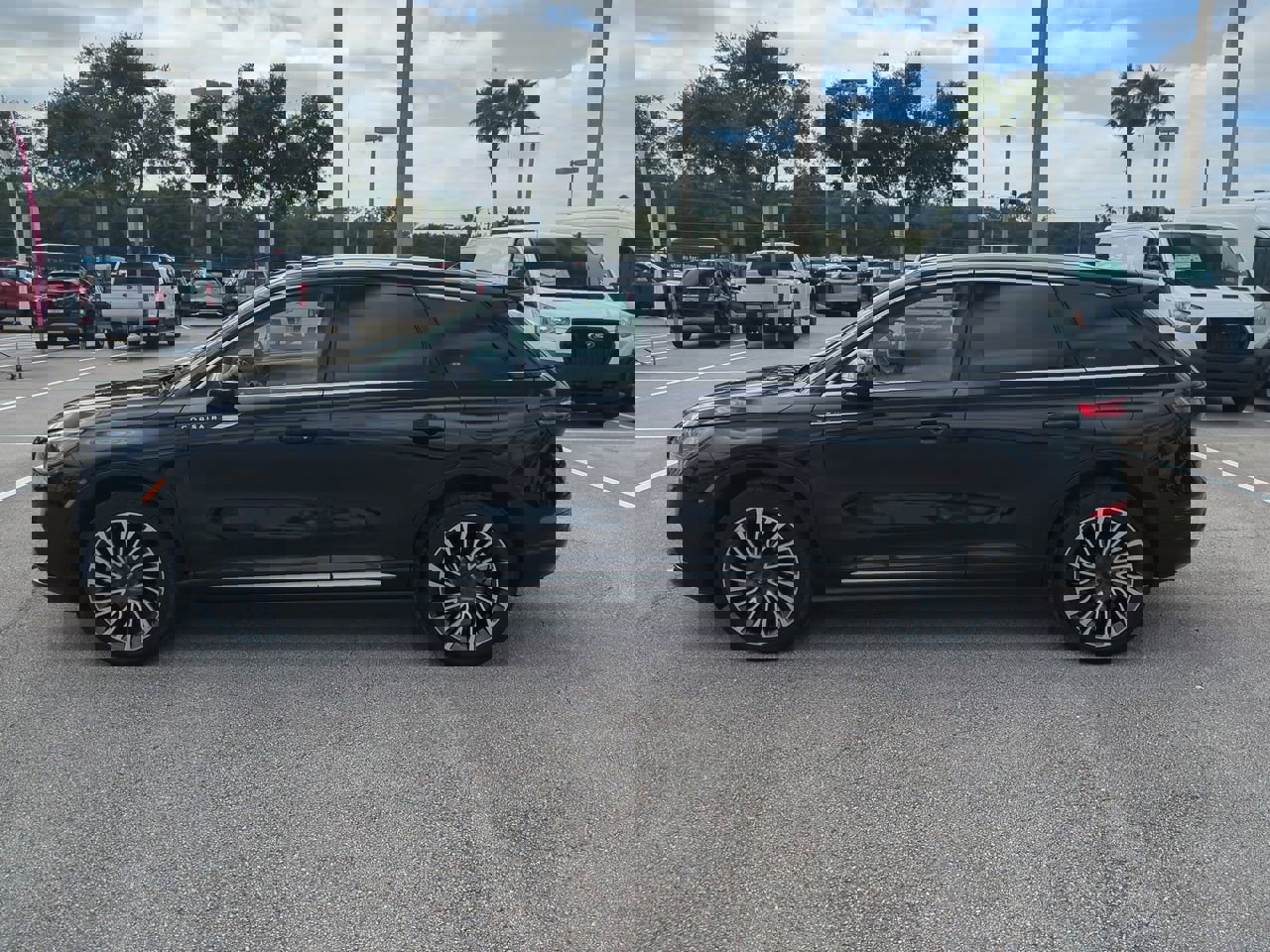 Certified 2022 Lincoln Corsair Reserve w/ Equipment Group 201A image 7