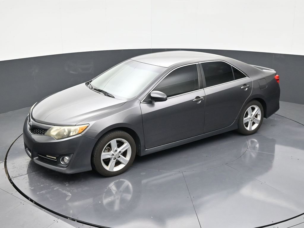 Used 2014 Toyota Camry SE image 12