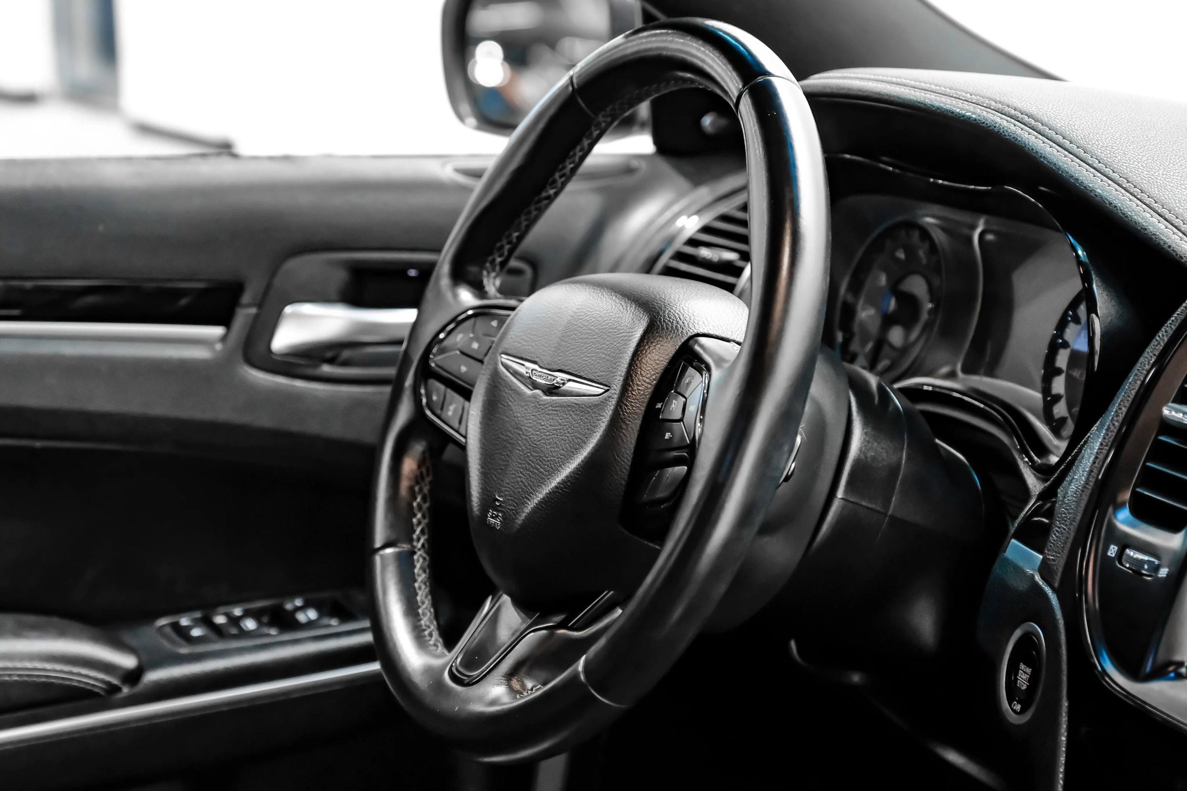 Used 2018 Chrysler 300 S AWD/4WD image 11