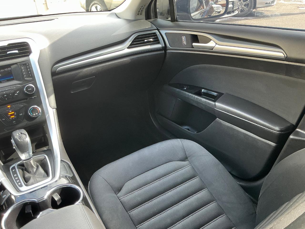 Used 2014 Ford Fusion SE image 18