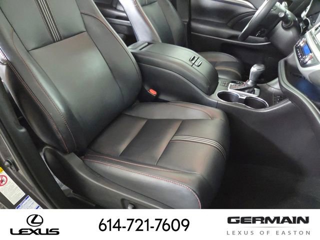 Used 2019 Toyota Highlander SE image 29