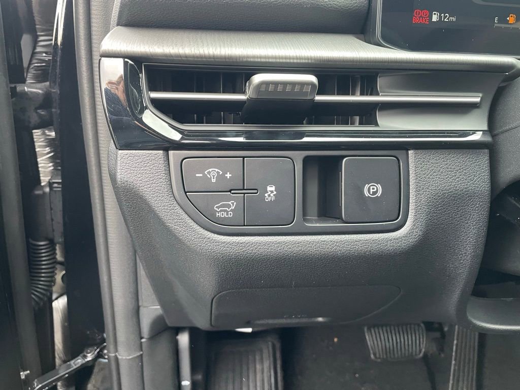 New 2026 Kia Sportage X-Line w/ X-Line Technology Package AWD/4WD image 13