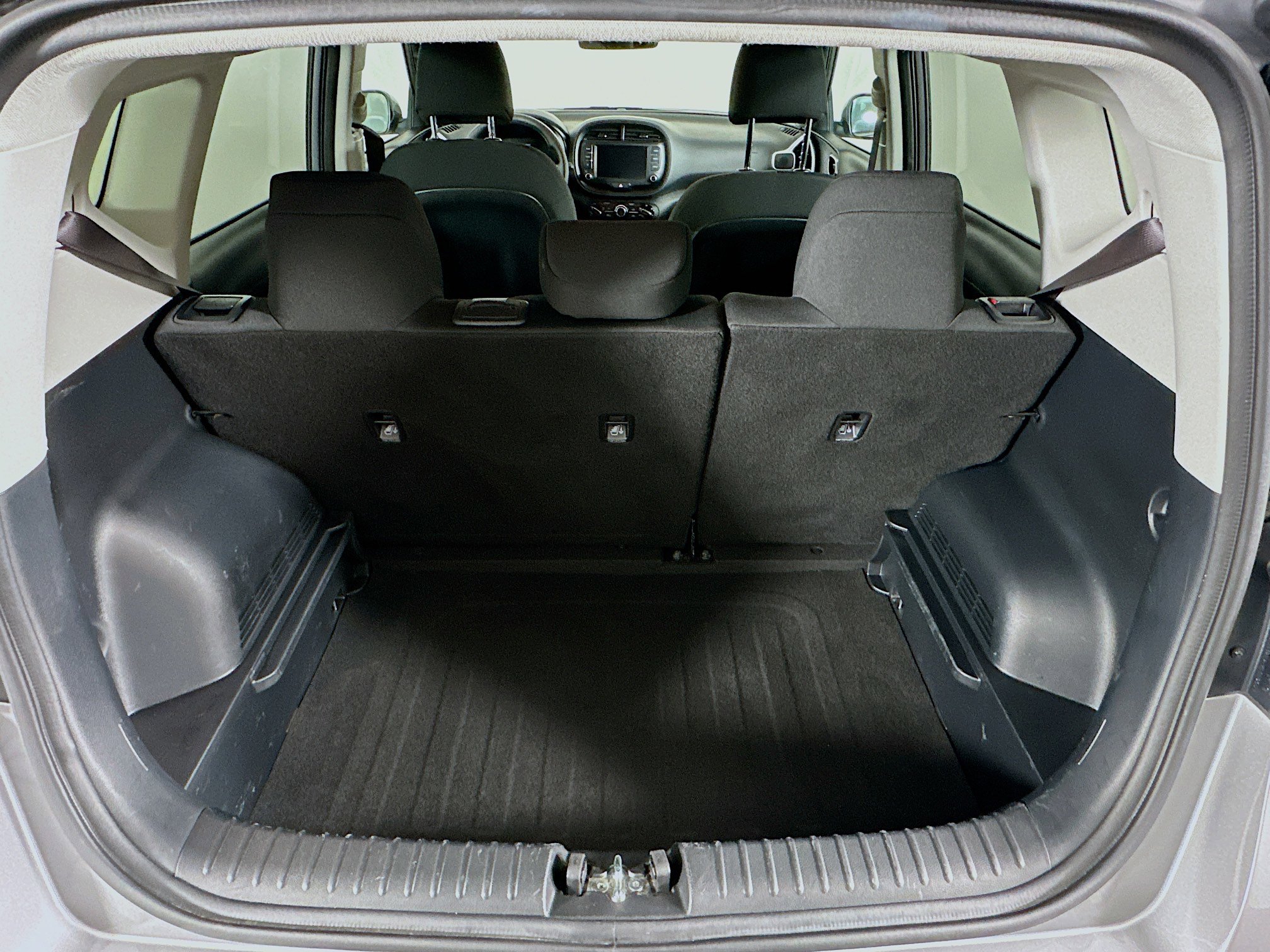 Used 2025 Kia Soul LX w/ LX Technology Package image 27