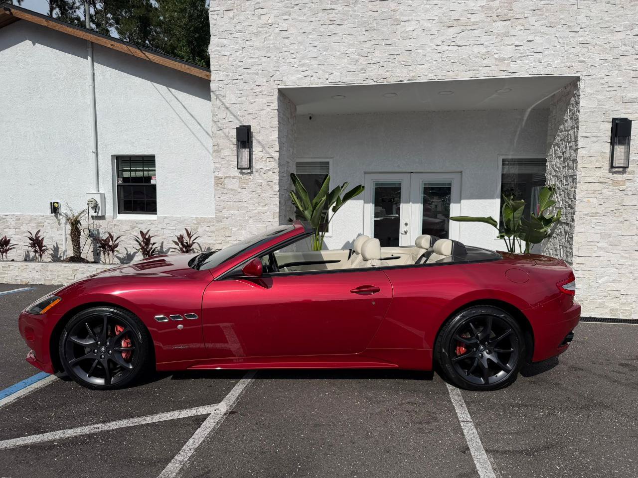 Used 2012 Maserati GranTurismo Sport RWD image 2